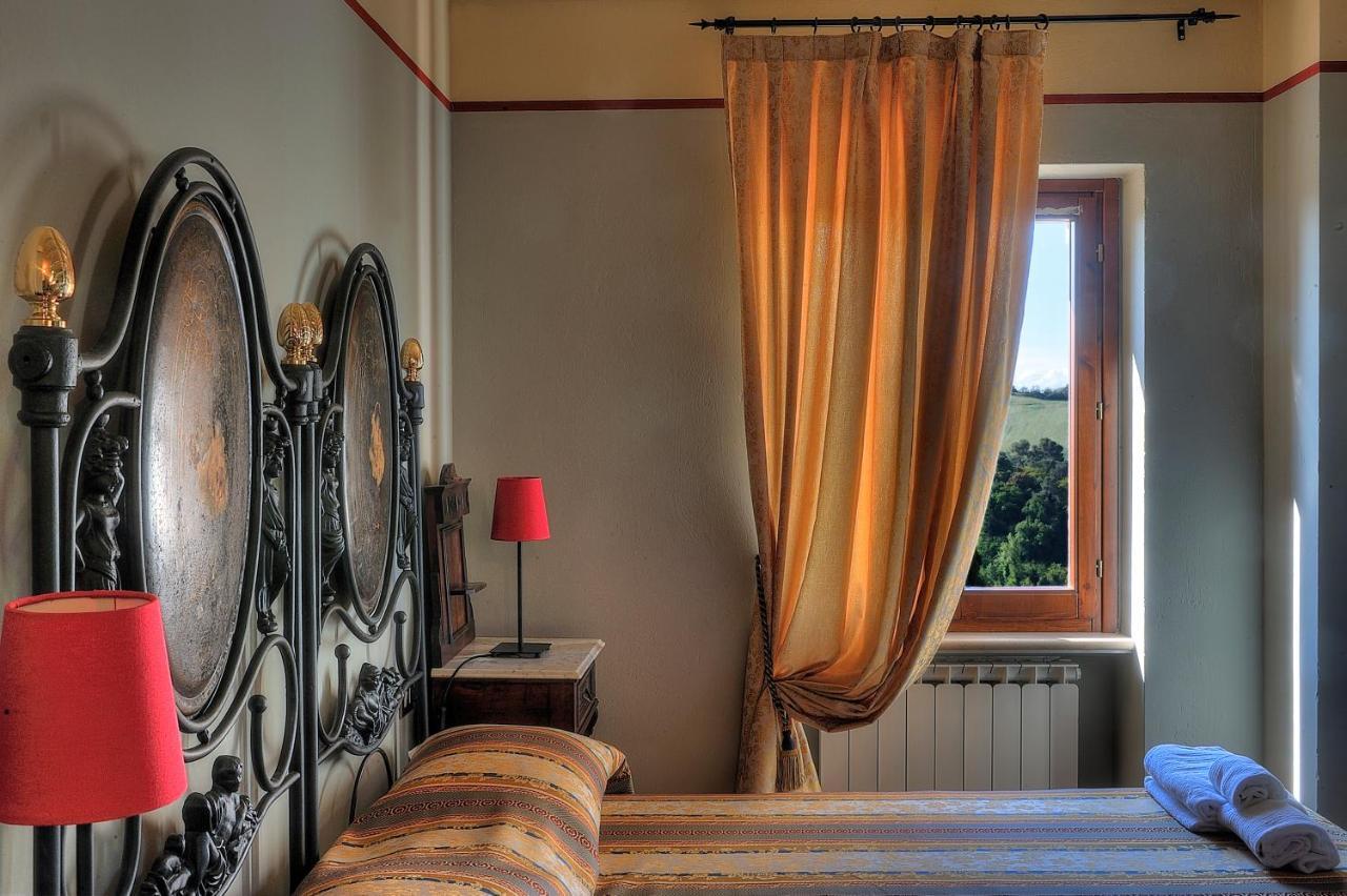 Albergo Diffuso Borgo Montemaggiore Montemaggiore al Metauro Luaran gambar